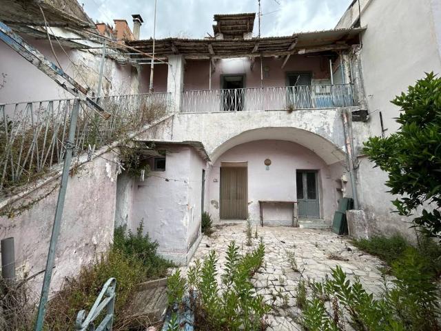 Villa in vendita a Cesa CE