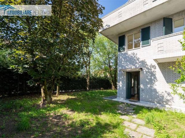 Villa in vendita a Cesano Maderno MB