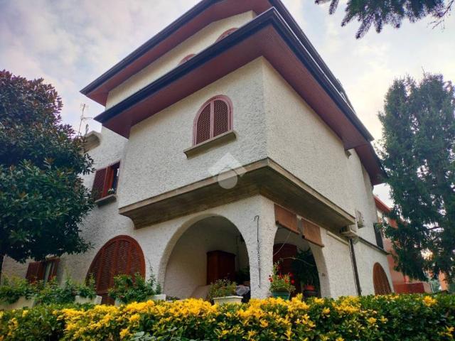 Villa in vendita a Cesano Boscone MI
