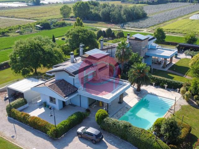 Villa in vendita a Cesenatico