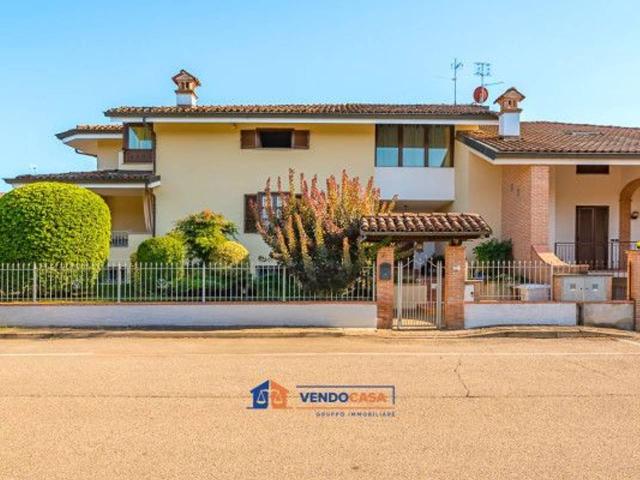 Villa in vendita a Cherasco