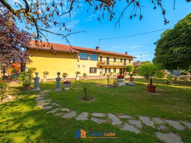 Villa in vendita a Cherasco