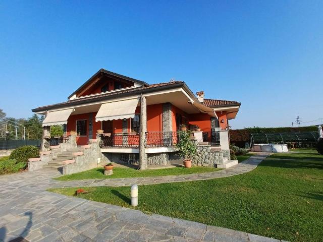 Villa in vendita a Cherasco CN