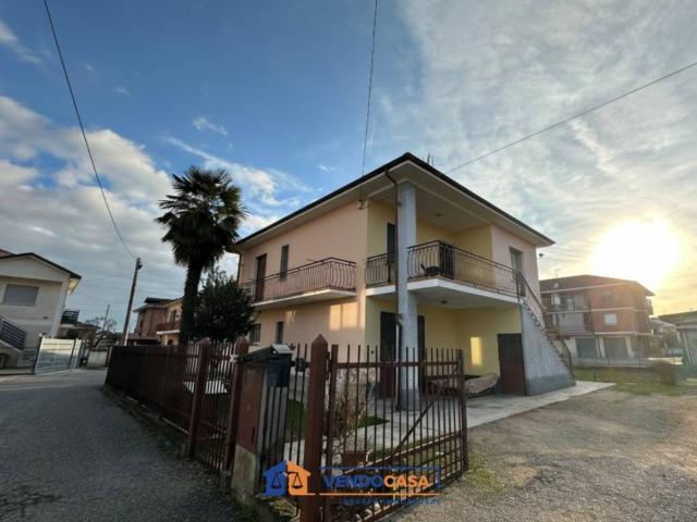 Villa in vendita a Cherasco CN