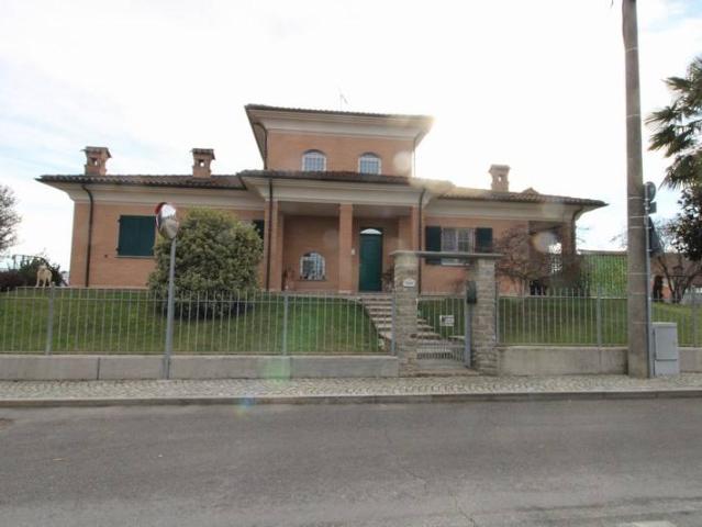 Villa in vendita a Cherasco CN