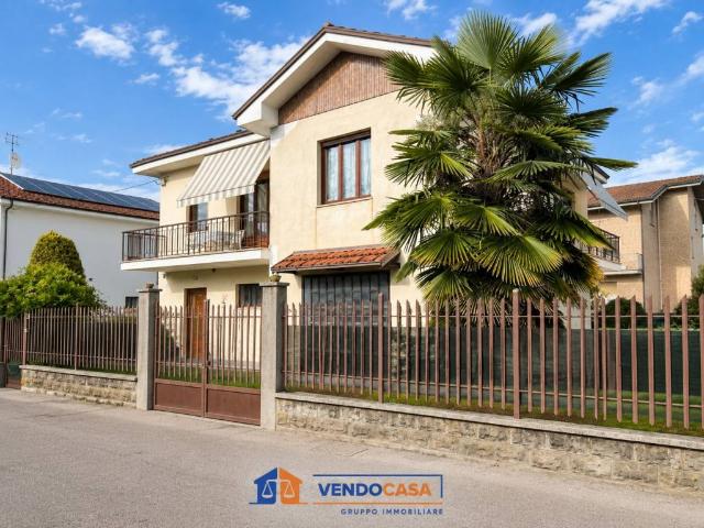 Villa in vendita a Cherasco CN