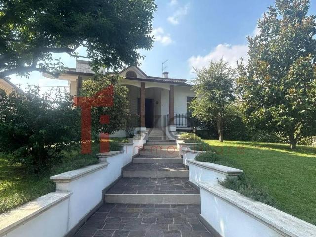 Villa in vendita a Chiampo VI