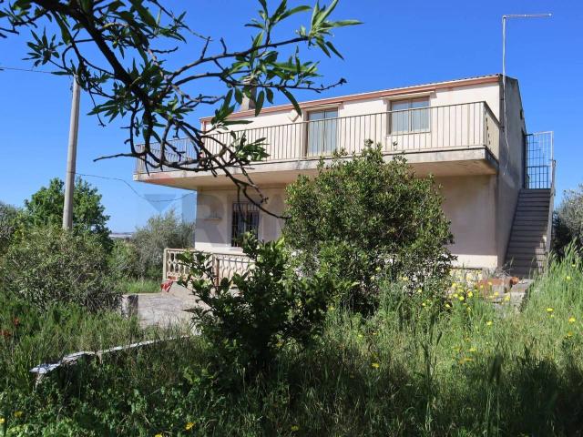 Villa in vendita a Chiaramonte Gulfi