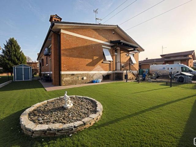 Villa in vendita a Chiari BS