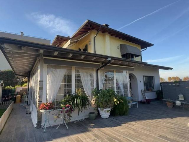 Villa in vendita a Chiari BS