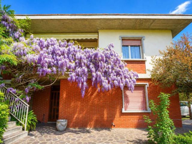 Villa in vendita a Chiari BS