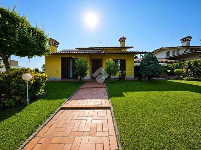 Villa in vendita a Chiari BS