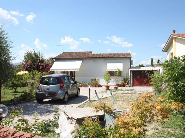 Villa in vendita a Chiesina Uzzanese PT