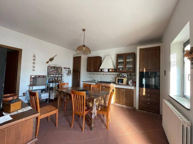 Villa in vendita a Chiesina Uzzanese PT
