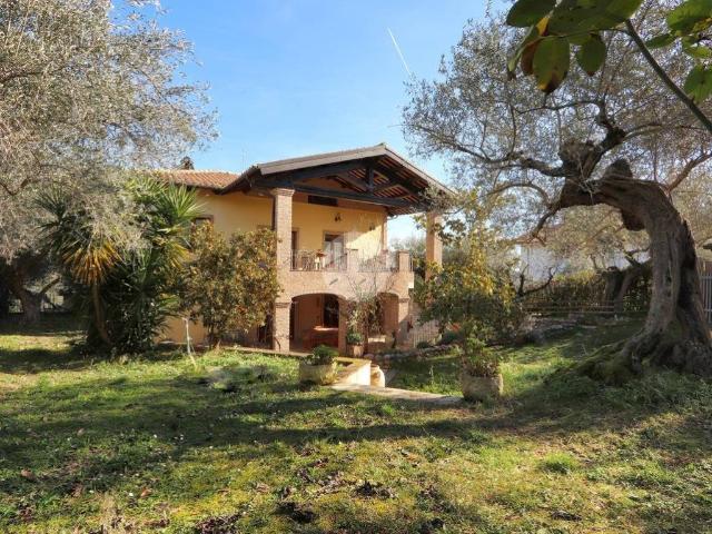 Villa in vendita a Città Sant'Angelo PE