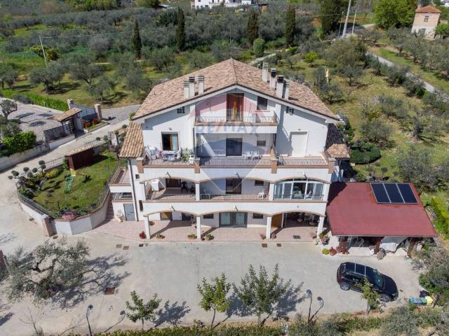 Villa in vendita a Città Sant'Angelo PE