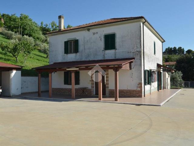 Villa in vendita a Città Sant'Angelo PE
