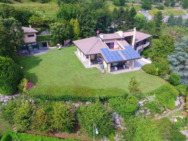 Villa in vendita a Civate LC