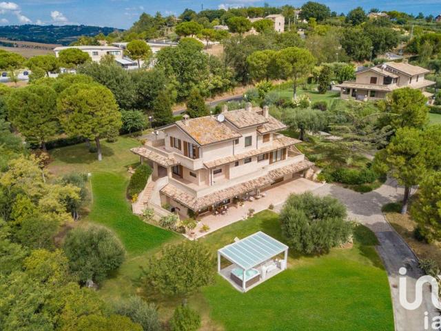 Villa in vendita a Civitanova Marche