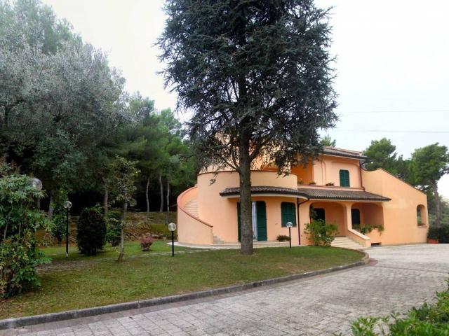 Villa in vendita a Civitanova Marche