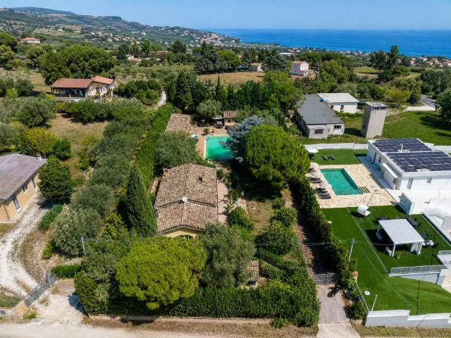 Villa in vendita a Civitanova Marche MC