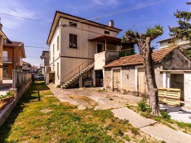 Villa in vendita a Civitanova Marche MC