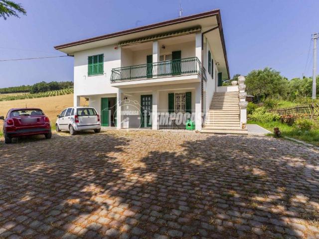 Villa in vendita a Civitanova Marche MC