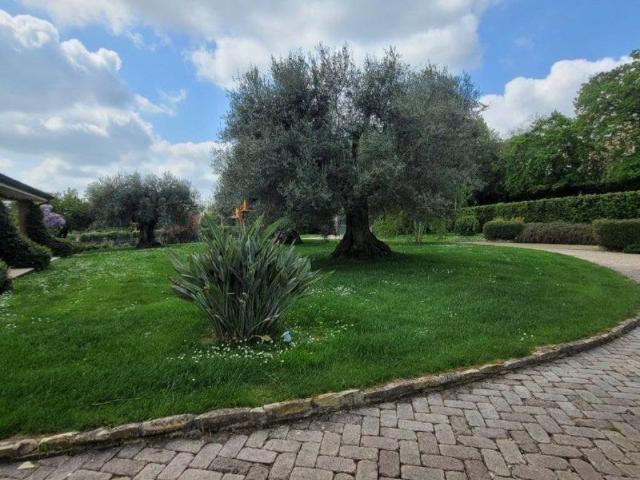 Villa in vendita a Civitanova Marche MC