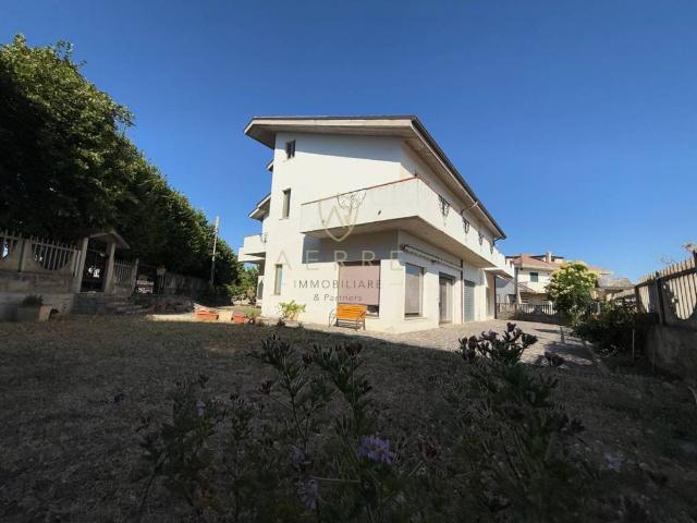 Villa in vendita a Civitaquana PE