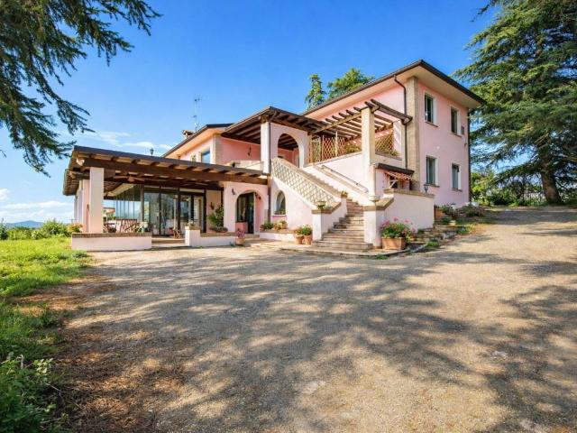 Villa in vendita a Cigognola PV