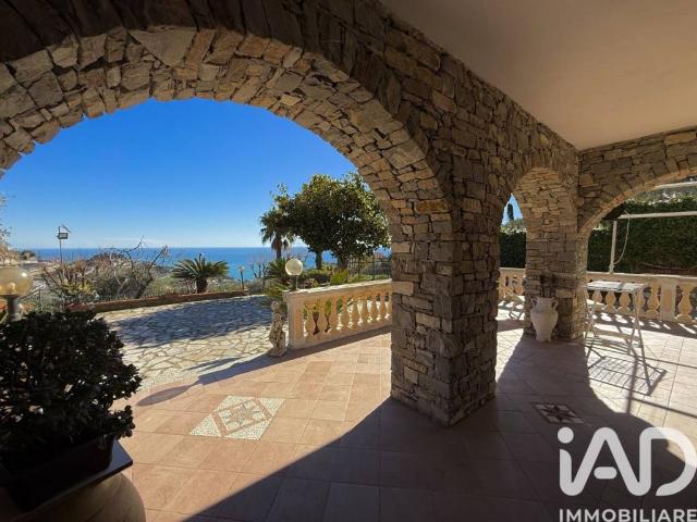 Villa in vendita a Cipressa IM