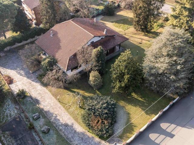 Villa in vendita a Cislago VA