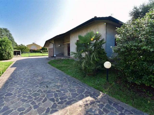 Villa in vendita a Cislago VA