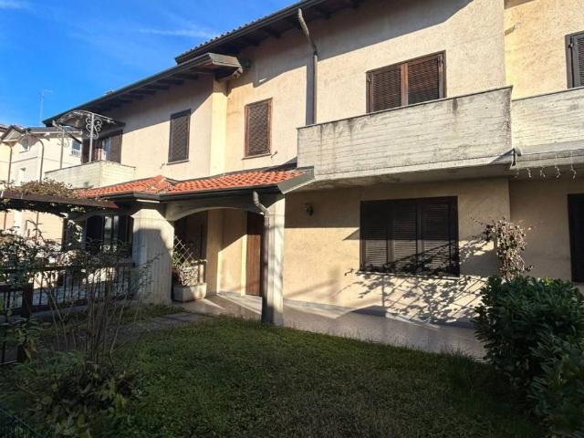 Villa in vendita a Cislago VA