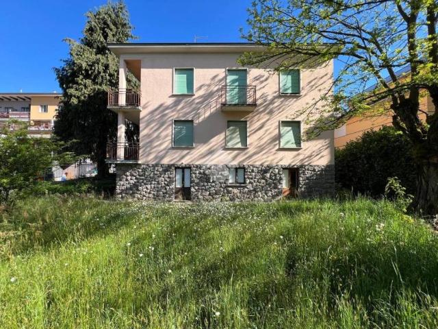 Villa in vendita a Clusone BG