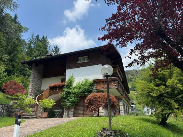 Villa in vendita a Clusone BG