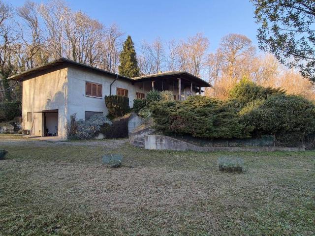 Villa in vendita a Clivio VA