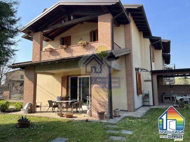 Villa in vendita a Credera Rubbiano CR