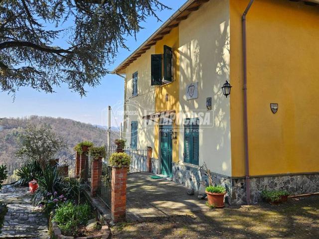 Villa in vendita a Cremolino AL