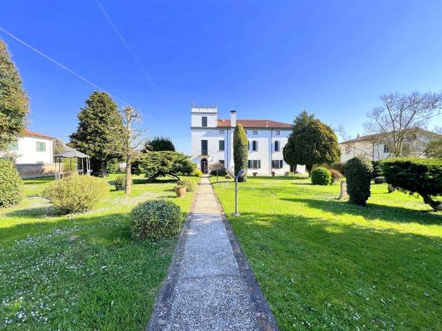 Villa in vendita a Crespino RO