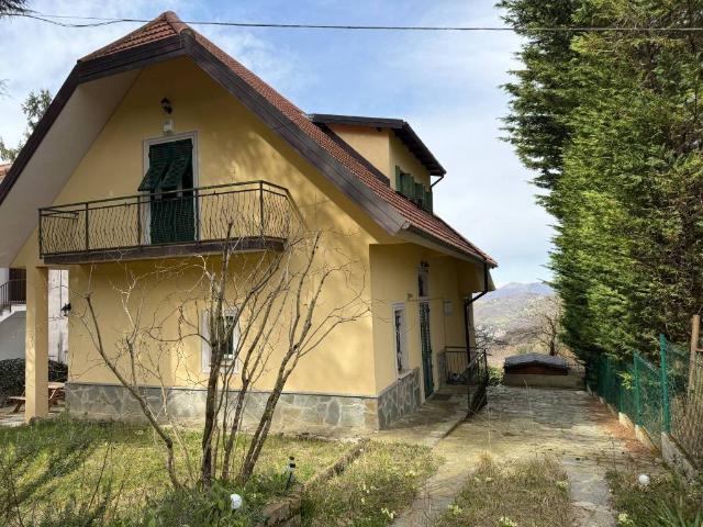 Villa in vendita a Crocefieschi GE