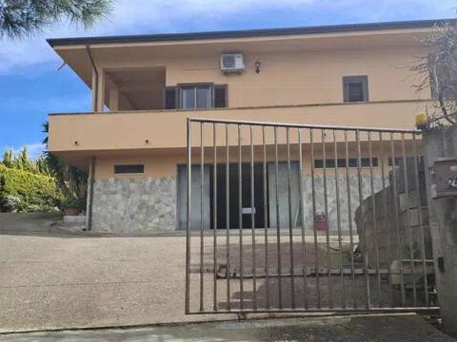 Villa in vendita a Crotone KR