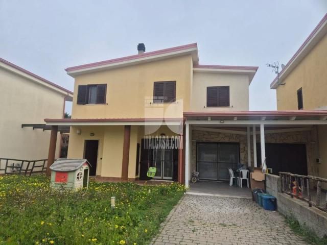 Villa in vendita a Crotone KR