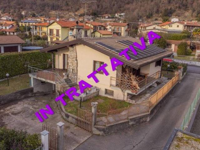 Villa in vendita a Cuveglio