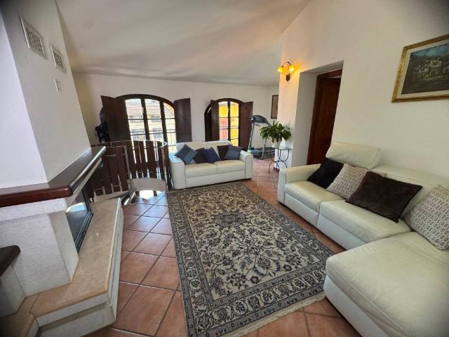 Villa in vendita a Cuveglio VA