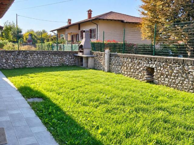 Villa in vendita a Cuvio VA