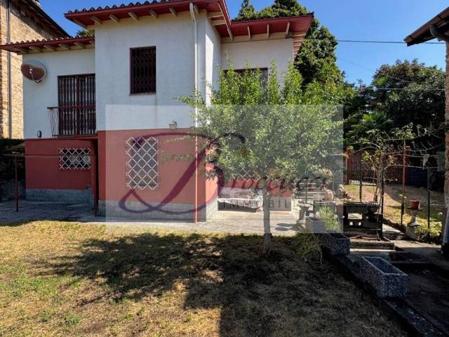 Villa in vendita a Cuasso al Monte VA