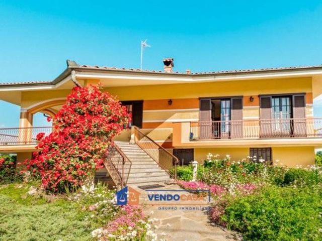 Villa in vendita a Cuneo