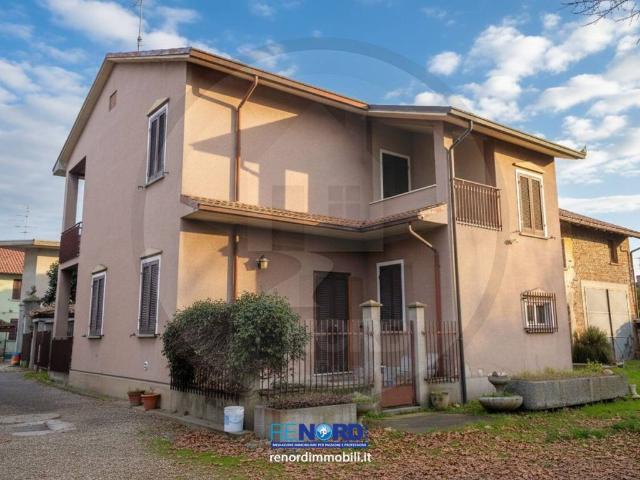 Villa in vendita a Cura Carpignano PV