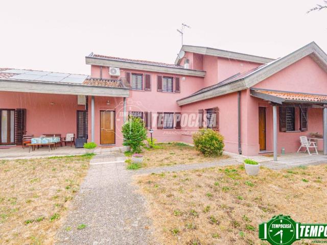 Villa in vendita a Cura Carpignano PV